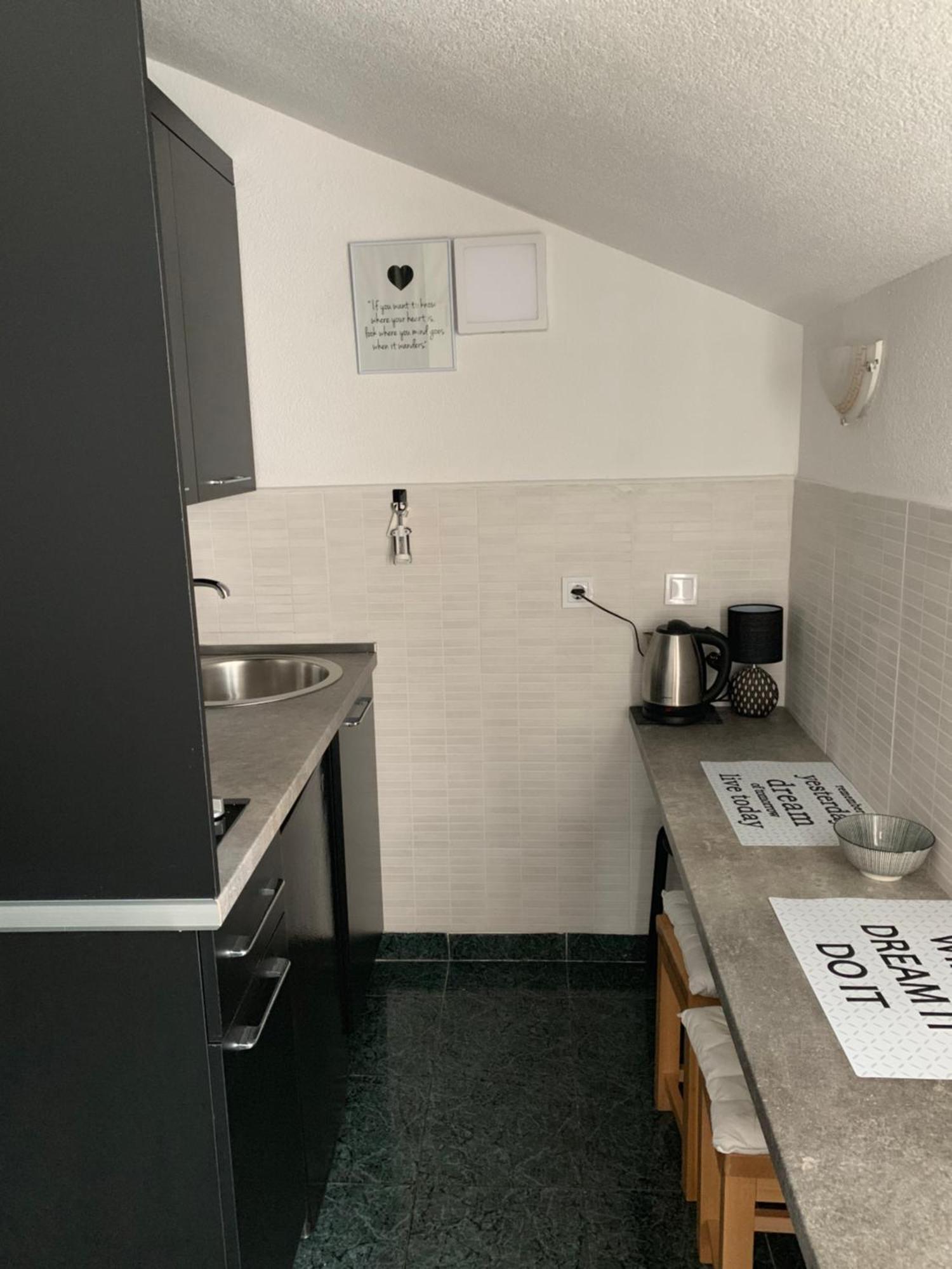 Apartmani Krgusic Tivat Eksteriør bilde