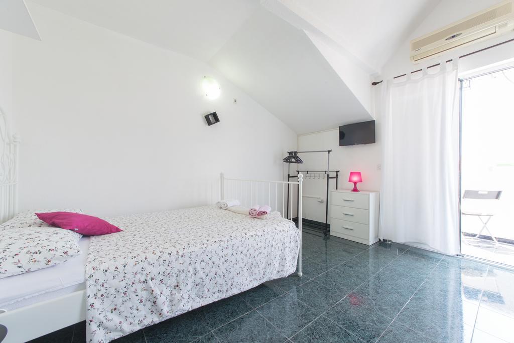 Apartmani Krgusic Tivat Eksteriør bilde
