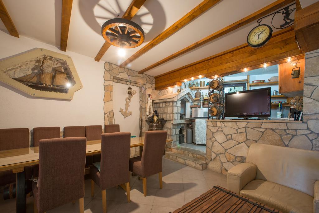 Apartmani Krgusic Tivat Eksteriør bilde