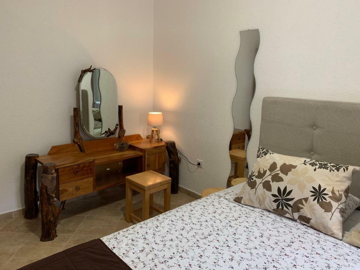 Apartmani Krgusic Tivat Eksteriør bilde